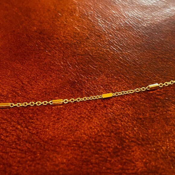 Gold Metal Arrow Chevron Necklace - Picture 13 of 15